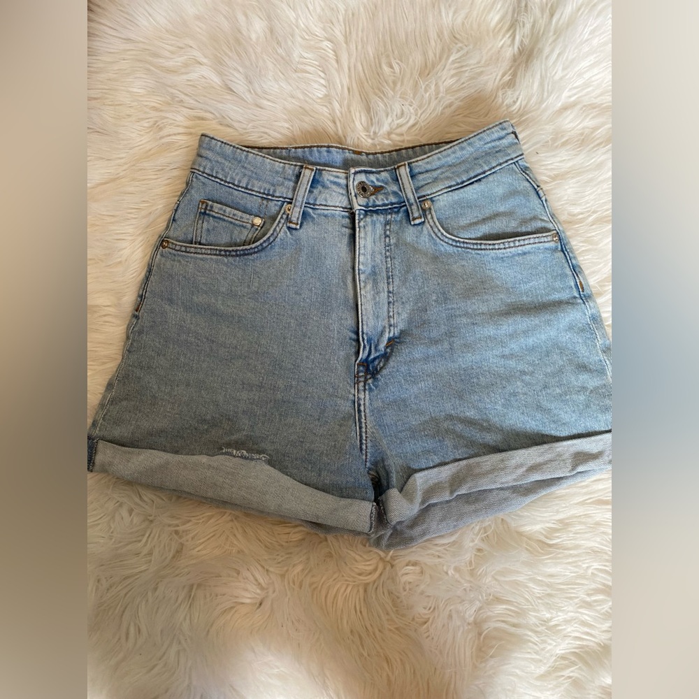 H&M Mom Shorts - Size 4